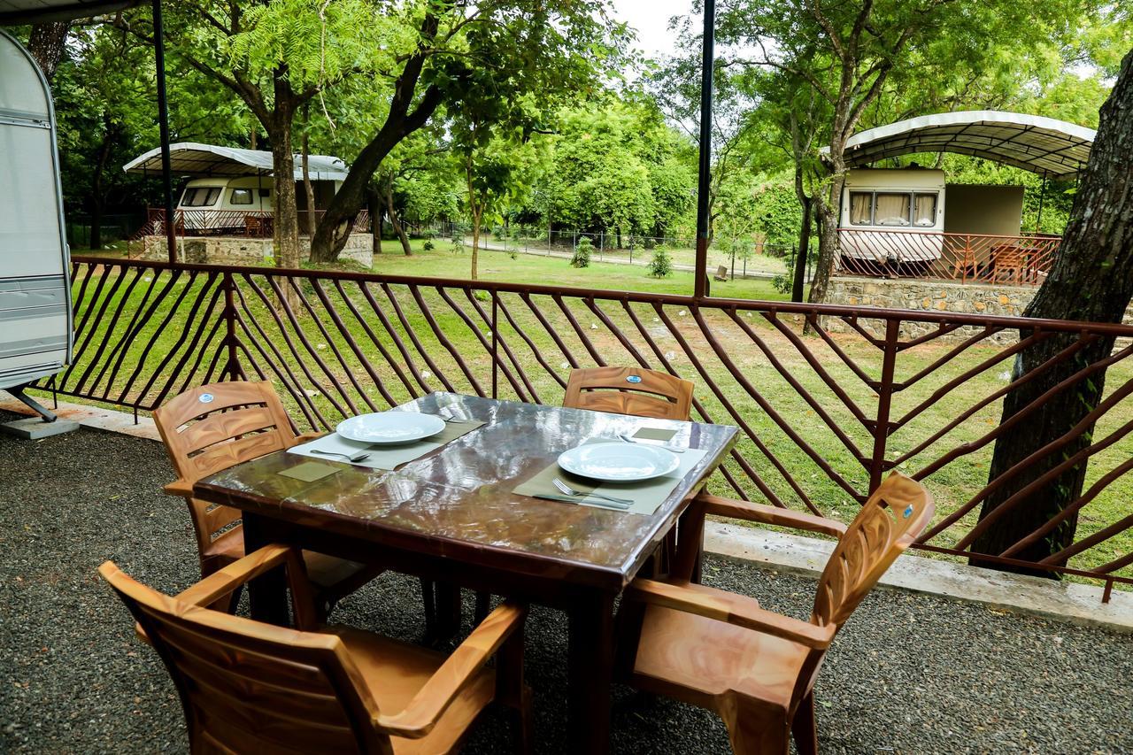 Malwathu Oya Caravan Park Anuradhapura Exterior foto