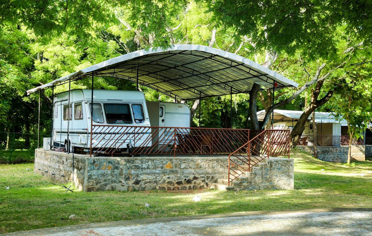 Malwathu Oya Caravan Park Anuradhapura Exterior foto