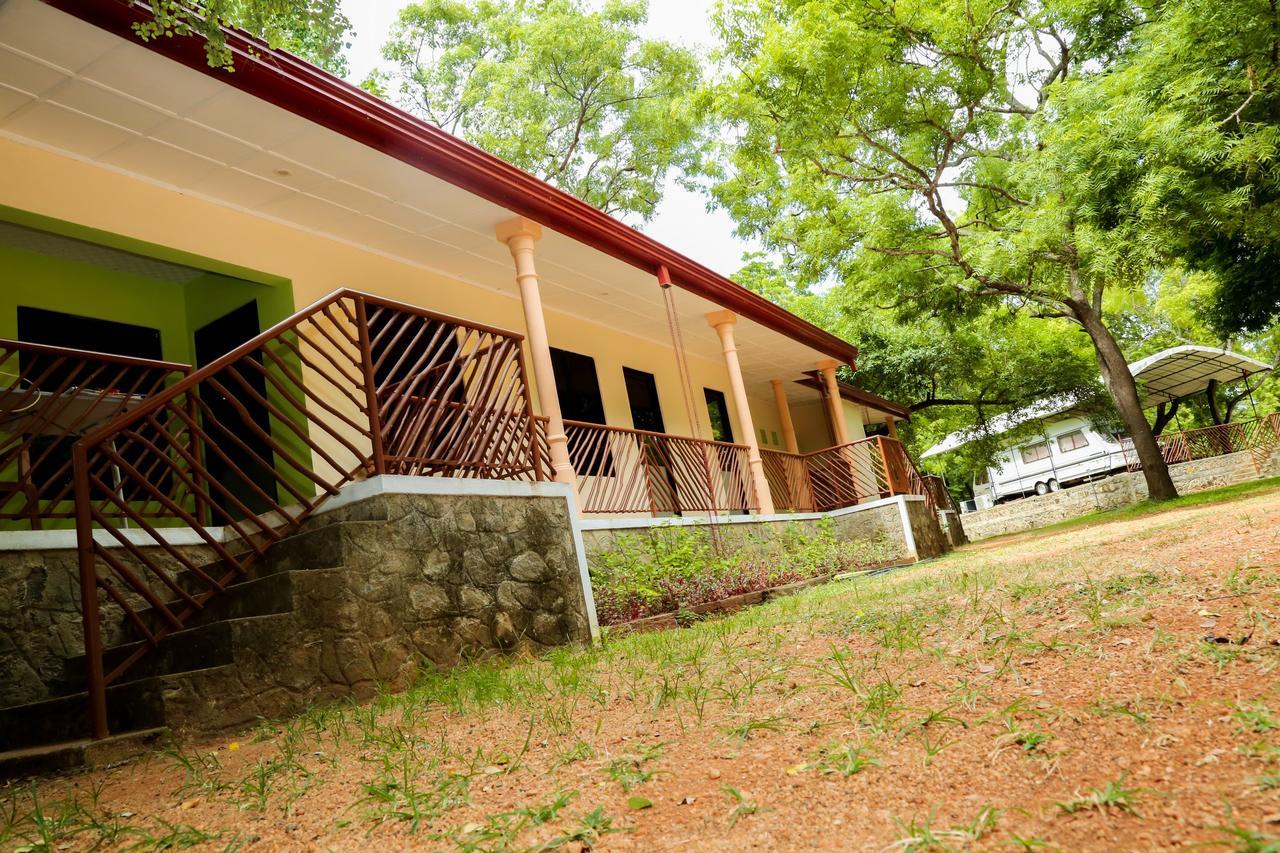 Malwathu Oya Caravan Park Anuradhapura Exterior foto