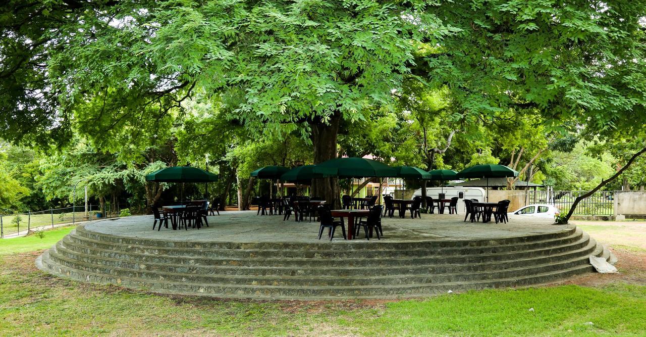 Malwathu Oya Caravan Park Anuradhapura Exterior foto